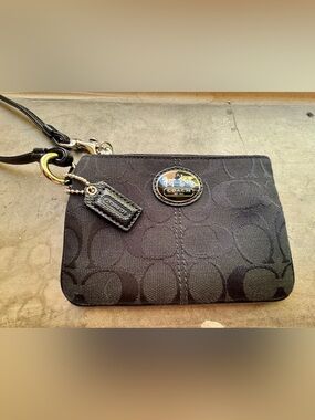 COACH Y2K Black signature jacquard black monogram wristlet OS Like new